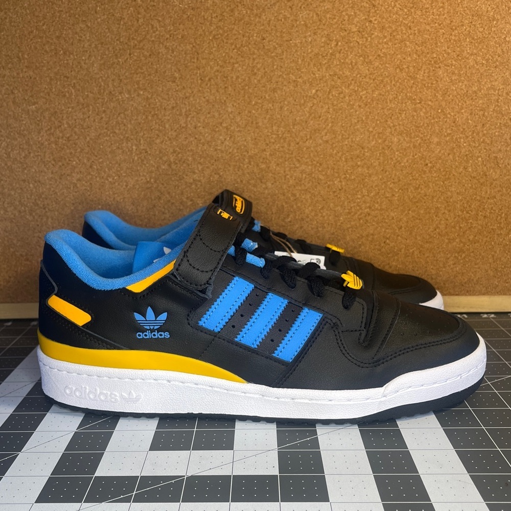 Adidas
‘Forum’ low
Brand new - Picture 2 of 9